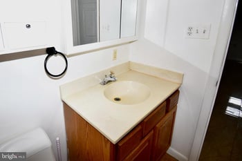 25253 Conrad Ct, Damascus, MD 20872