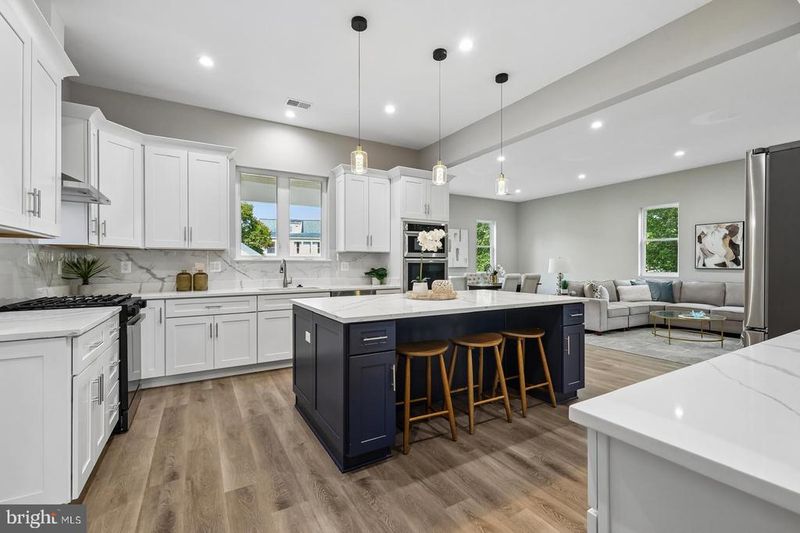 735 N George Mason Dr, Arlington, VA 22203