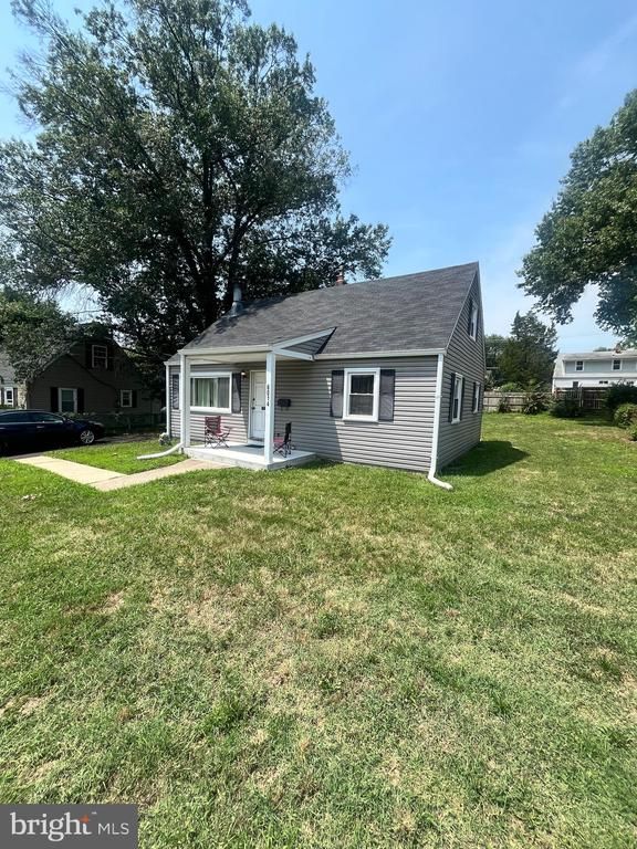 6014 Bangor Dr, Alexandria, VA 22303