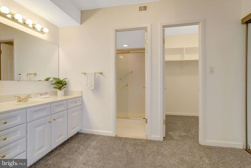3709 S George Mason Dr #605E, Falls Church, VA 22041