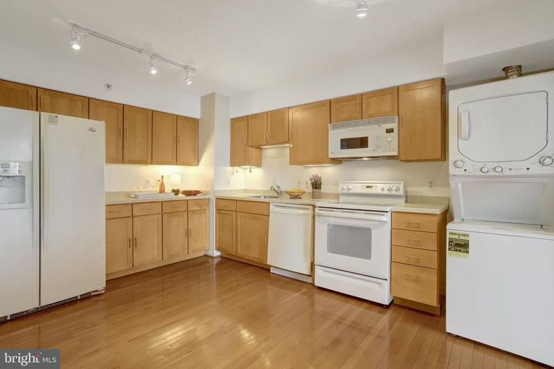 3709 S George Mason Dr #605E, Falls Church, VA 22041