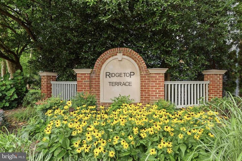 11432 Tiger Lily Ln, Fairfax, VA 22030