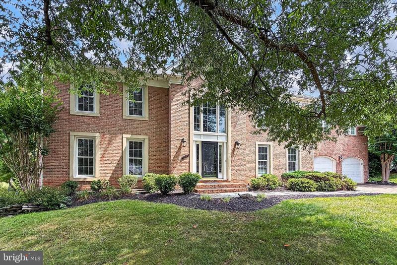 5524 Chestermill Dr, Fairfax, VA 22030