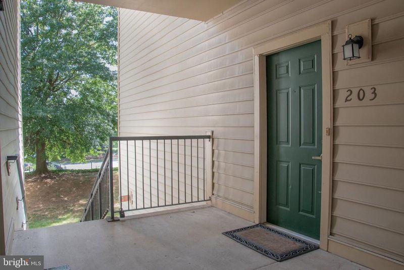1060 Gardenview Loop #203, Woodbridge, VA 22191
