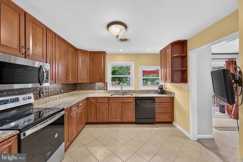 214 Glade Blvd, Walkersville, MD 21793