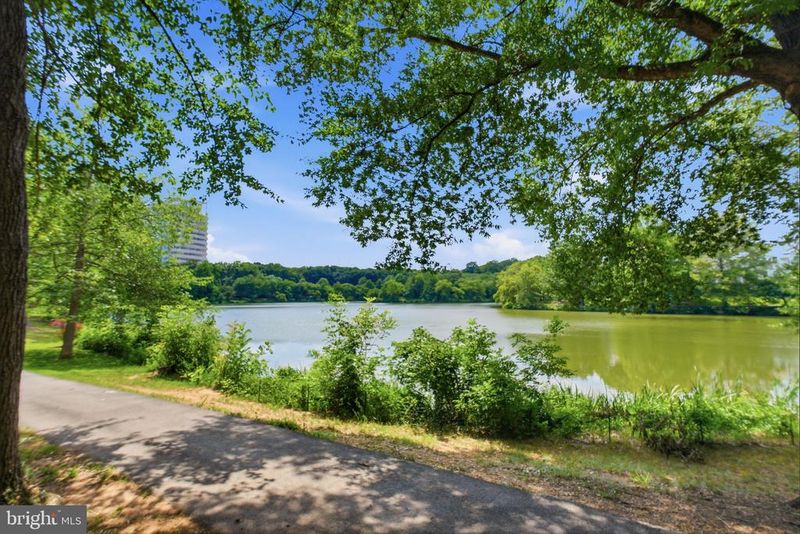 2916 Montauk Ct, Falls Church, VA 22042
