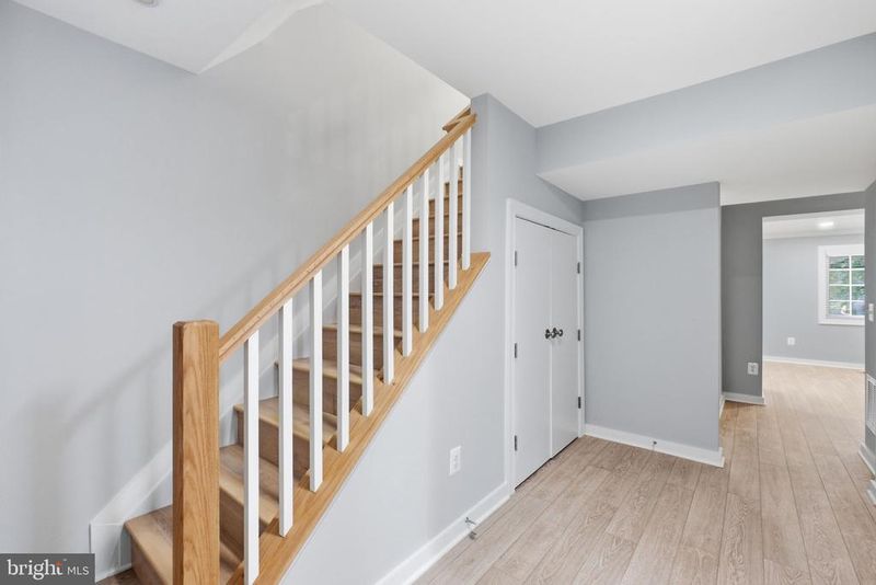 2916 Montauk Ct, Falls Church, VA 22042