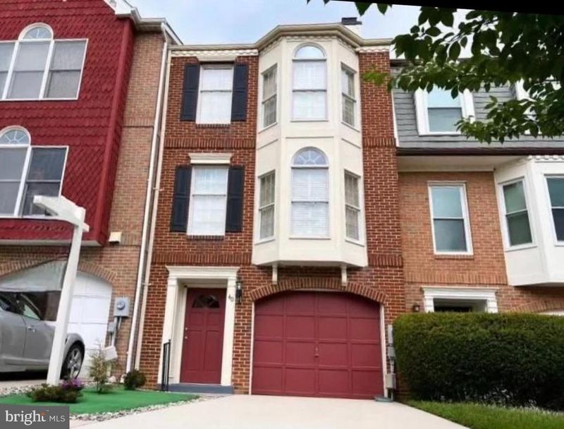 40 Victoria Sq, Frederick, MD 21702