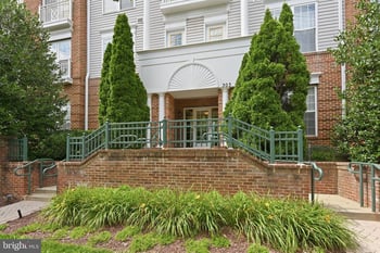 303 Redland Blvd #201, Rockville, MD 20850