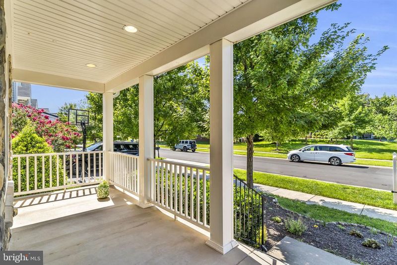 42522 Stratford Landing Dr, Brambleton, VA 20148