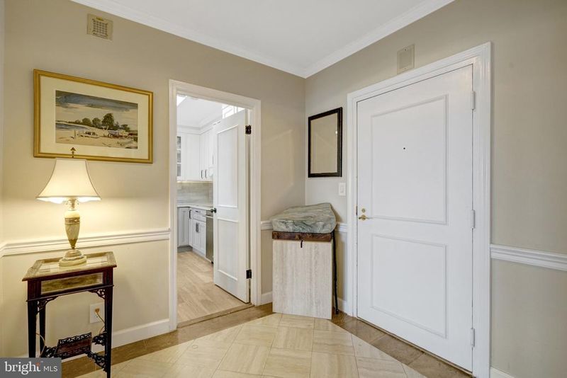 1250 S Washington St #703, Alexandria, VA 22314