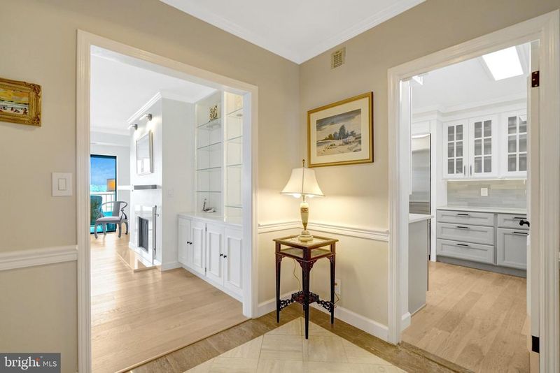 1250 S Washington St #703, Alexandria, VA 22314