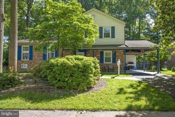 809 Woodley Dr, Rockville, MD 20850