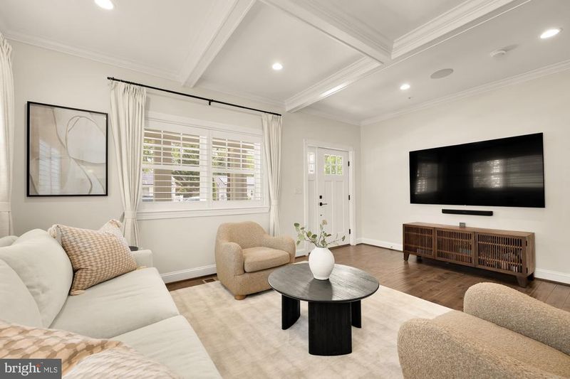 9912 Montauk Ave, Bethesda, MD 20817