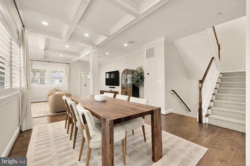 9912 Montauk Ave, Bethesda, MD 20817