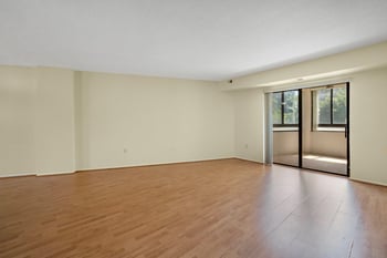 15115 Interlachen Dr #112, Silver Spring, MD 20906