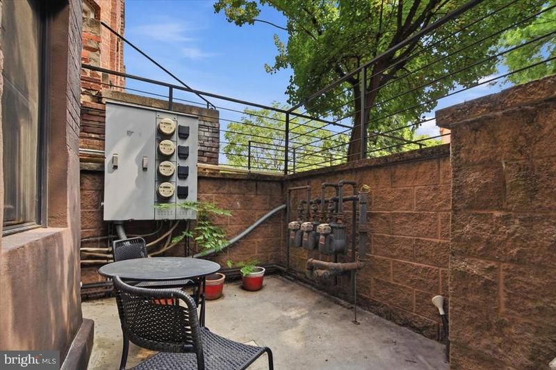 3222 13th St NW #1, Washington, DC 20010
