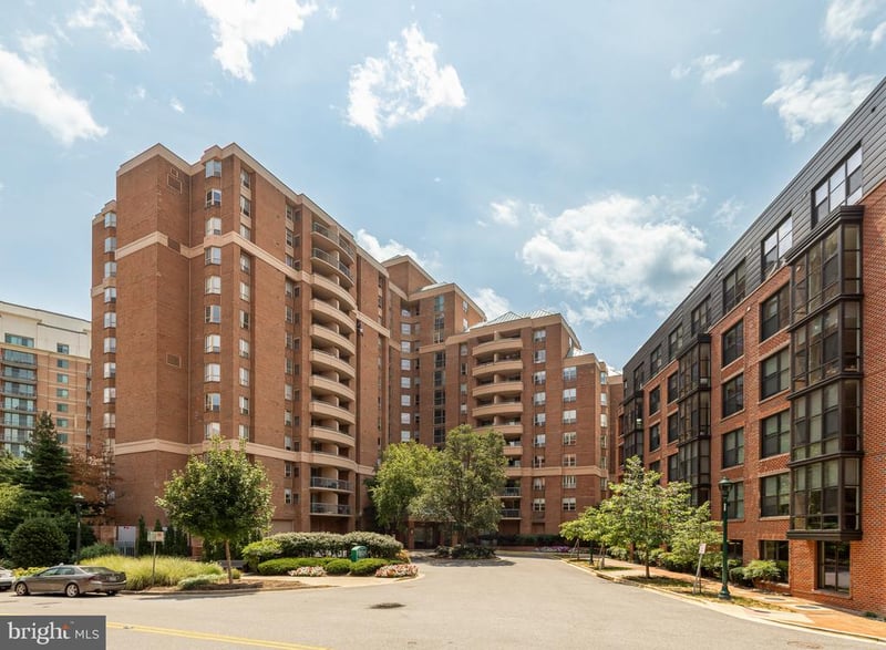4808 Moorland Ln #614, Bethesda, MD 20814