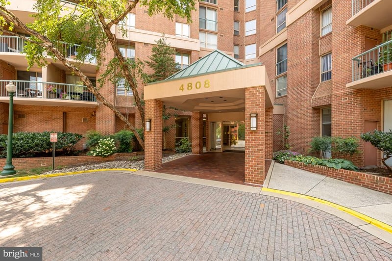 4808 Moorland Ln #614, Bethesda, MD 20814
