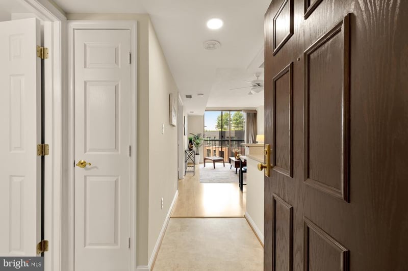 4808 Moorland Ln #614, Bethesda, MD 20814