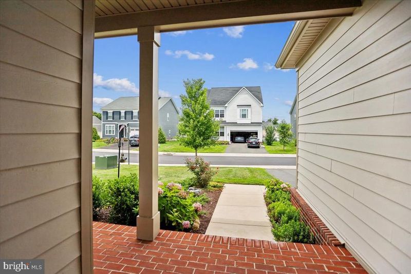 1002 Pipers Brook Dr, Purcellville, VA 20132