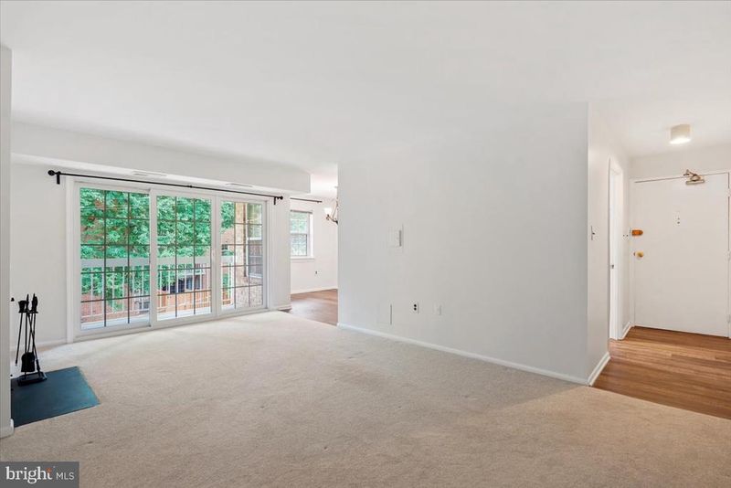 1935 Wilson Ln #304, Mclean, VA 22102