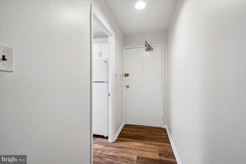 1935 Wilson Ln #304, Mclean, VA 22102