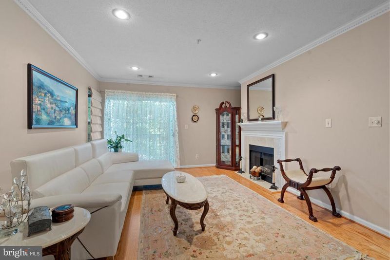 20322 Beechwood Ter #202, Ashburn, VA 20147