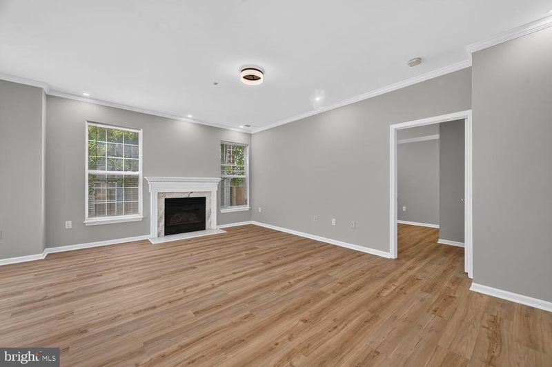 5921 Founders Crossing Ct #102, Alexandria, VA 22310