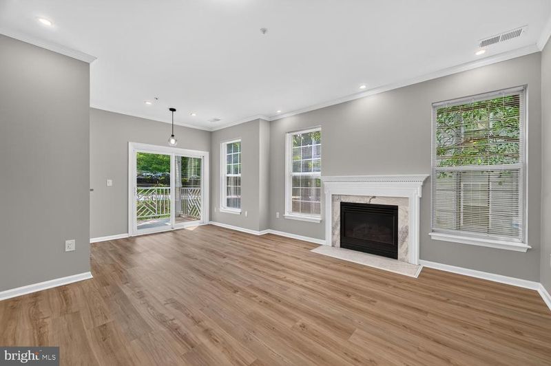 5921 Founders Crossing Ct #102, Alexandria, VA 22310