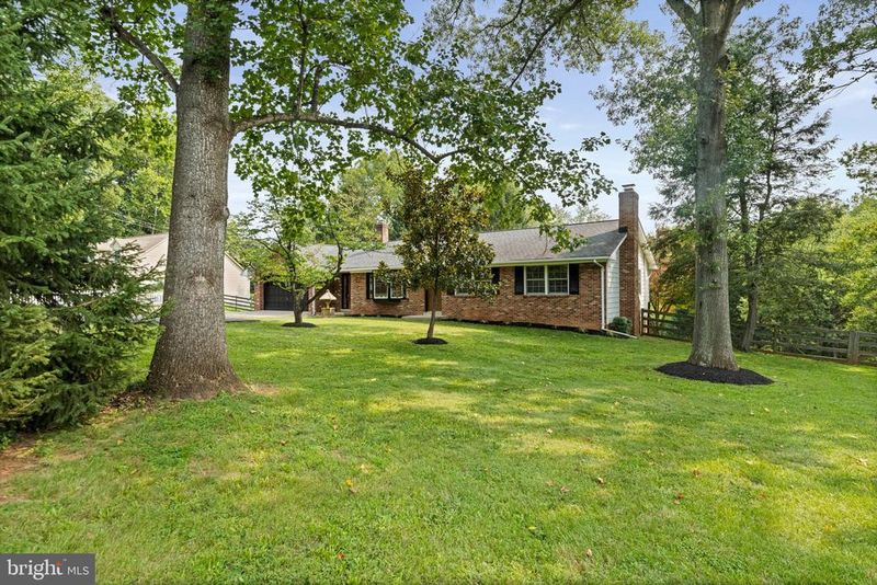 11334 Waples Mill Rd, Oakton, VA 22124