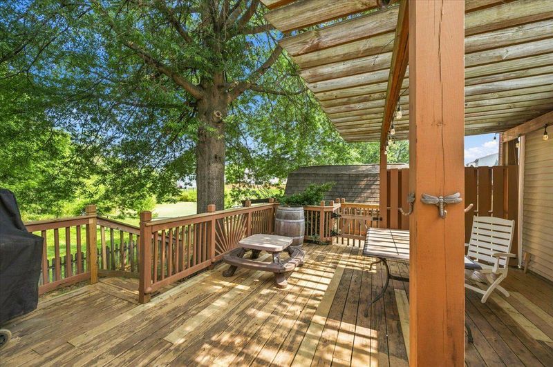 15 Mills Ct, Lovettsville, VA 20180