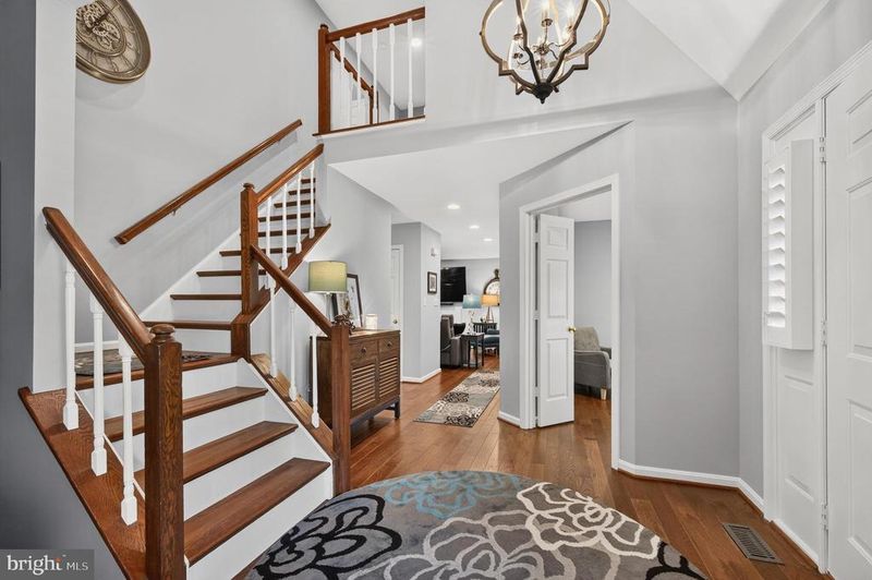 14349 Brookmere Dr, Centreville, VA 20120