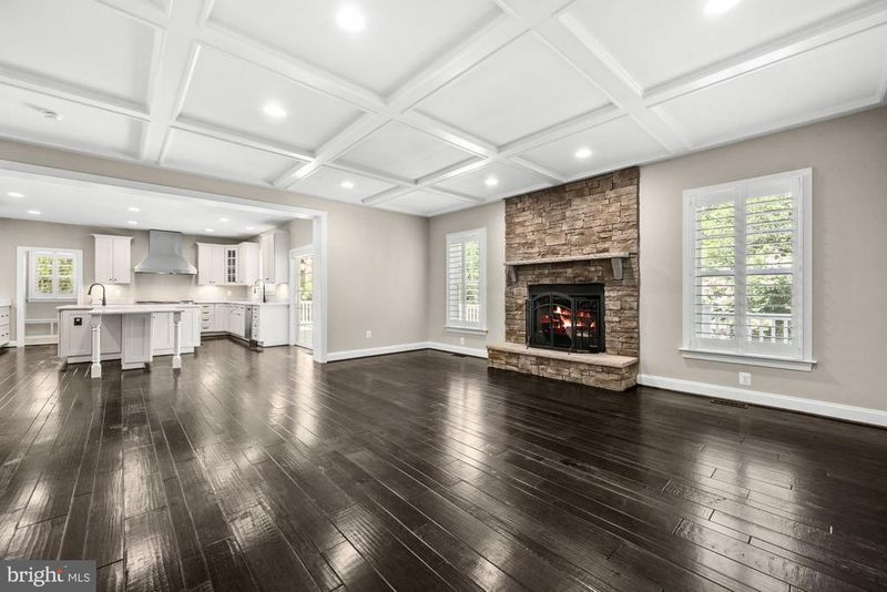 8404 Stonewall Dr, Vienna, VA 22180