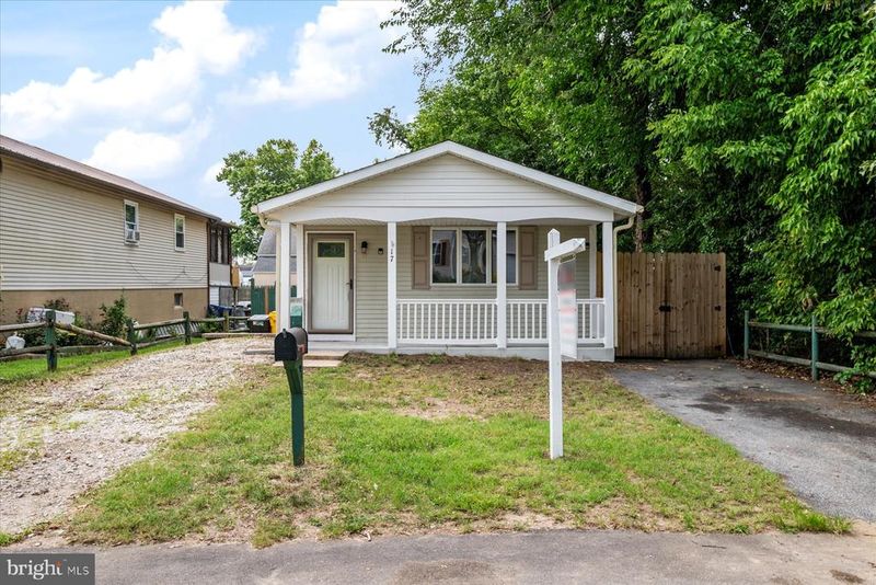 17 Lincoln Ave, Glen Burnie, MD 21061