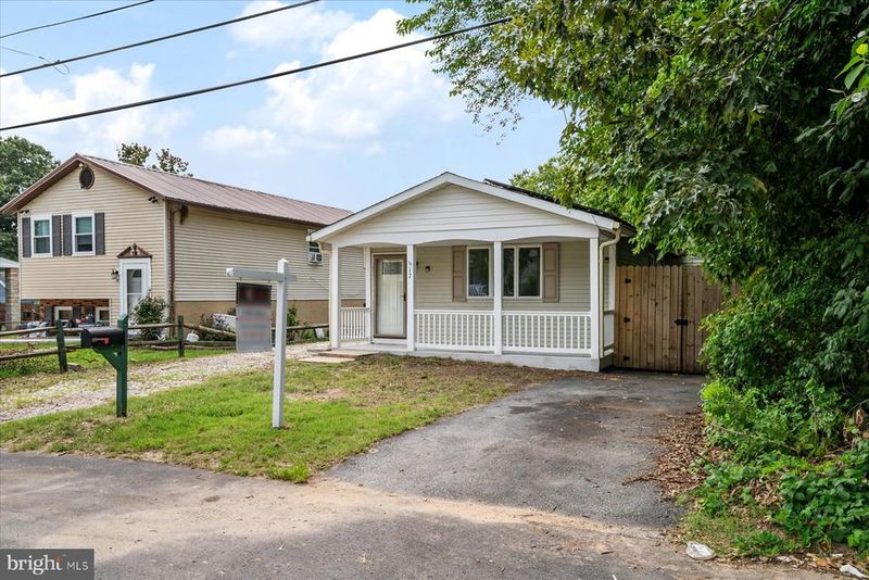 17 Lincoln Ave, Glen Burnie, MD 21061