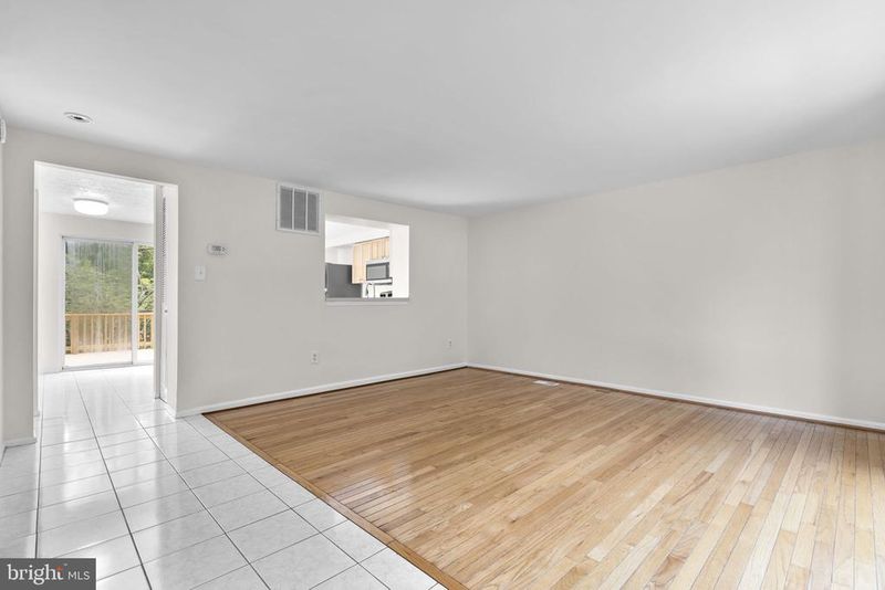 7 Ballinger Ct, Burtonsville, MD 20866