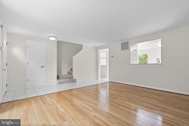 7 Ballinger Ct, Burtonsville, MD 20866