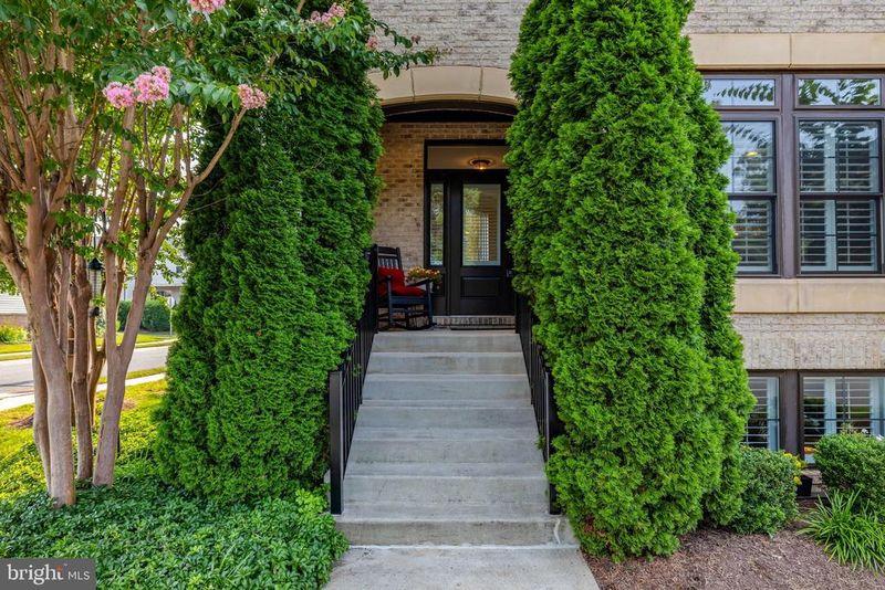 20405 Savin Hill Dr, Ashburn, VA 20147