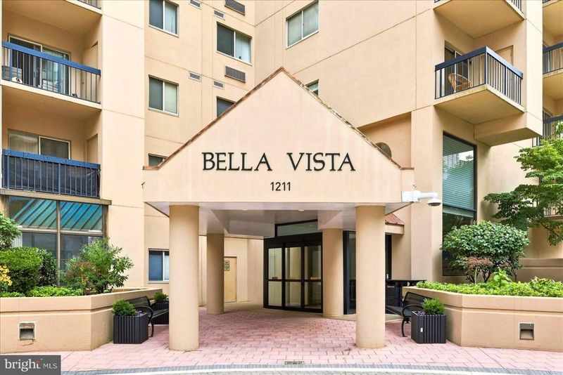 1211 S Eads St S #305, Arlington, VA 22202