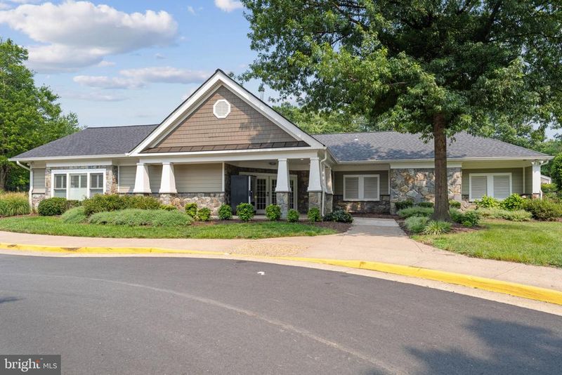 6528 Skylemar Trl, Centreville, VA 20121