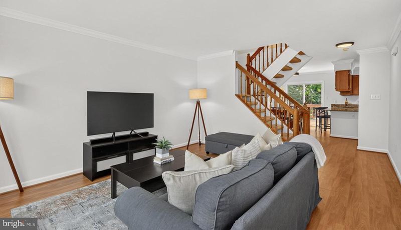 45555 Whitcomb Sq, Sterling, VA 20166