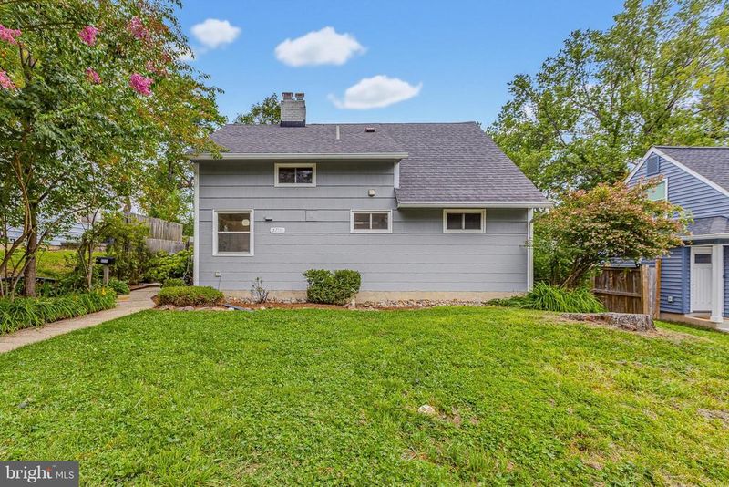 5711 Ridgway Ave, Rockville, MD 20851