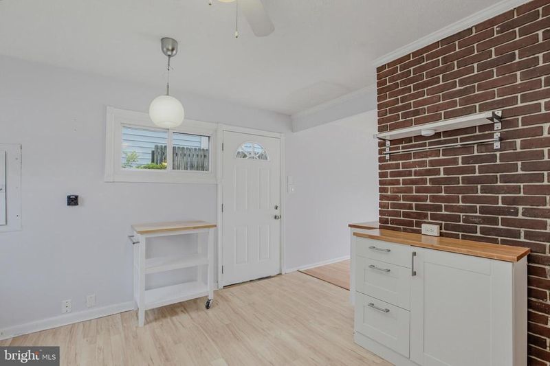 5711 Ridgway Ave, Rockville, MD 20851