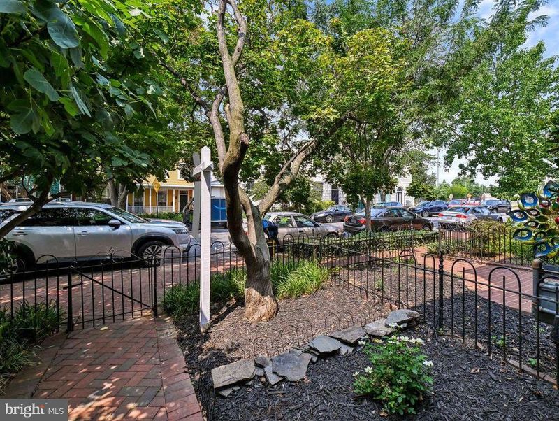 514 13th St SE, Washington, DC 20003