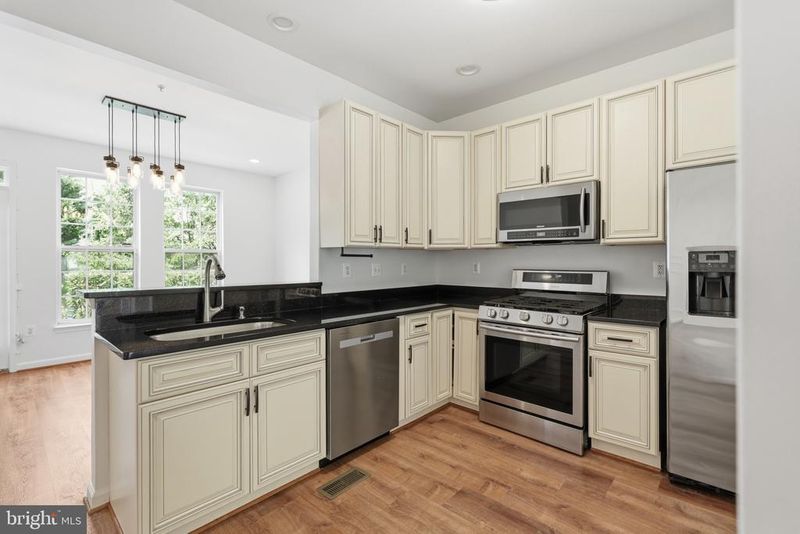 6522 Landing Way, Hyattsville, MD 20784