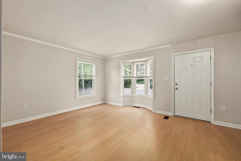 2213 S Pollard St, Arlington, VA 22204