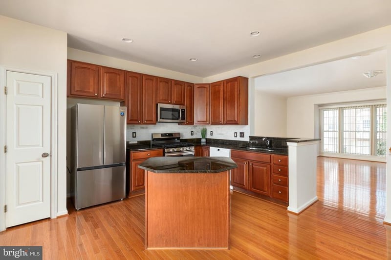 15969 Canada Goose Loop, Woodbridge, VA 22191