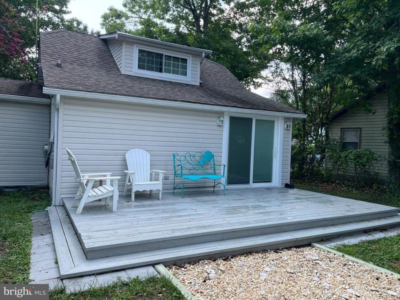 6002 Melbourne Ave, Deale, MD 20751