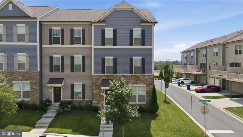 6105 Lemon Grass Ln, Frederick, MD 21703